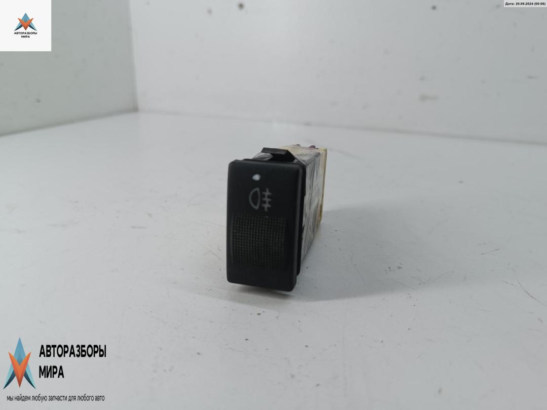 кнопка противотуманных фар Audi A4 B5 1997, 1.8 л., бензин, МКПП, зелёный, универсал, 4D0941563 - фото №1