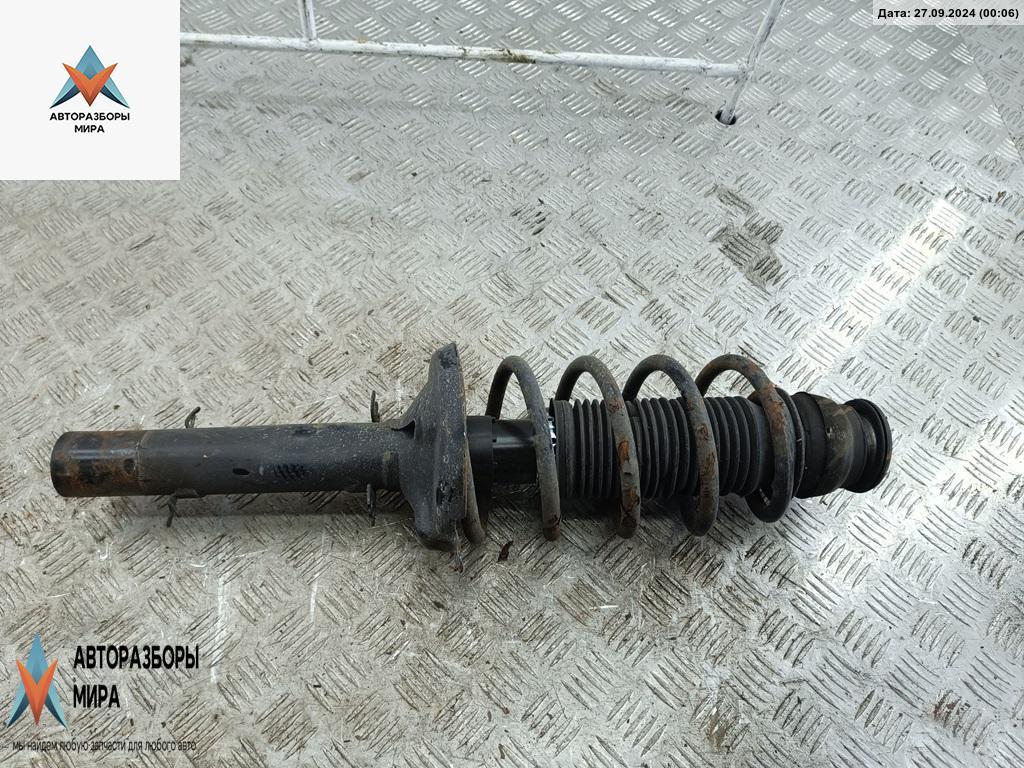 стойка передняя Volkswagen Golf 4 поколение 2001, 1.9 л., дизель, МКПП, серый, хетчбэк 5 дв. - фото №1