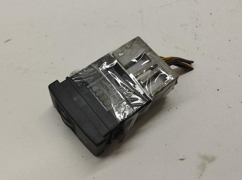 кнопка корректора фар Audi A4 B5 1996, 2.6 л., бензин, АКПП, зелёный, универсал, 8D0941301 - фото №1