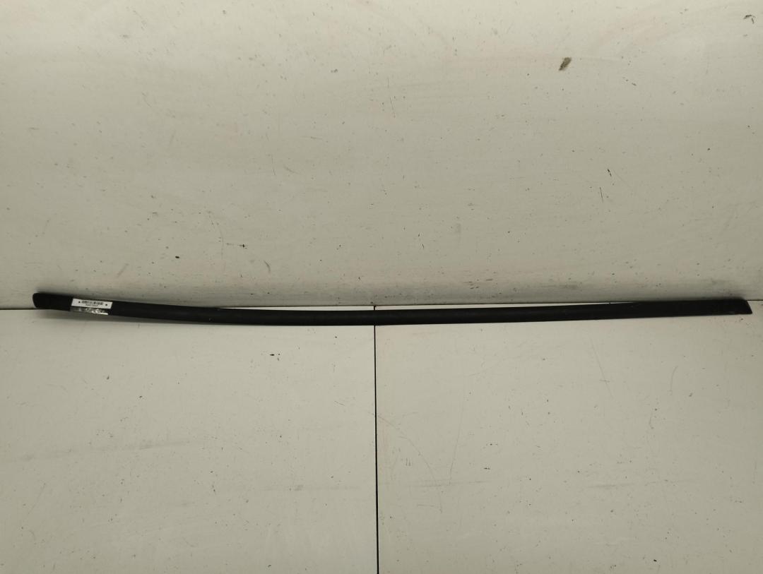 молдинг двери передней правой Skoda Fabia mk1 (6Y) 2003, 1.4 л., бензин, МКПП, синий, хетчбэк 5 дв., 6Y0853516P