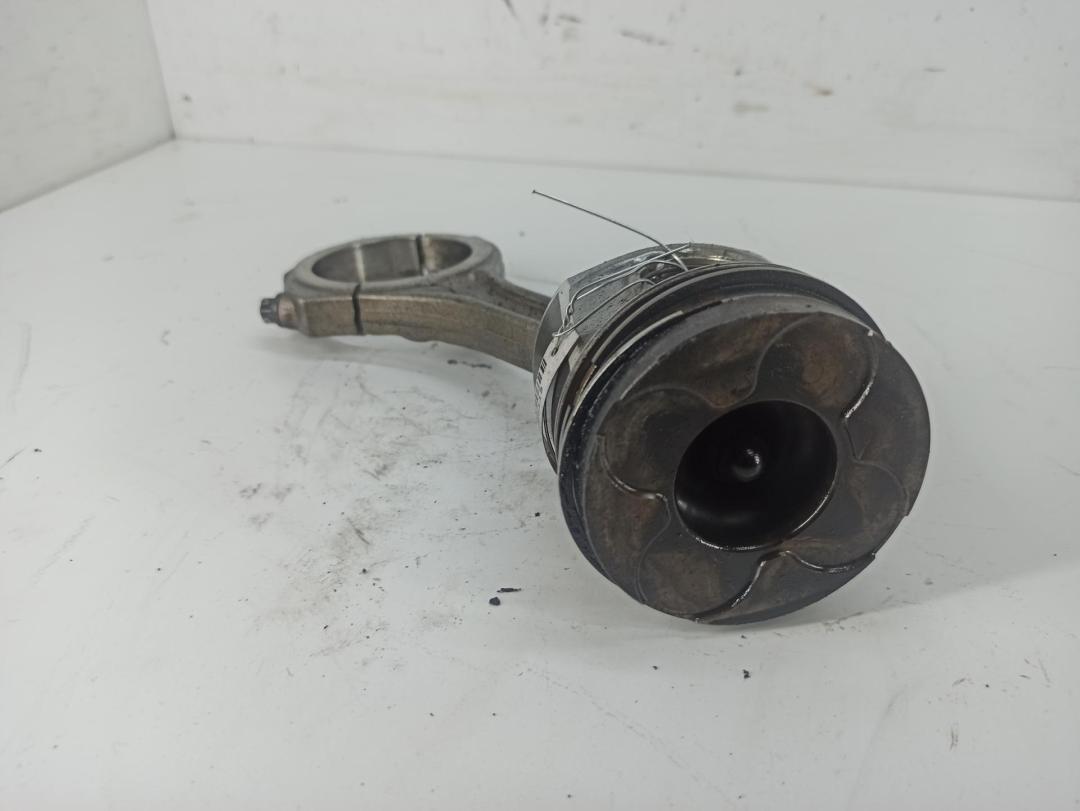 поршень Audi A4 B6 2001, 2.5 л., дизель, МКПП, синий, универсал, AYM