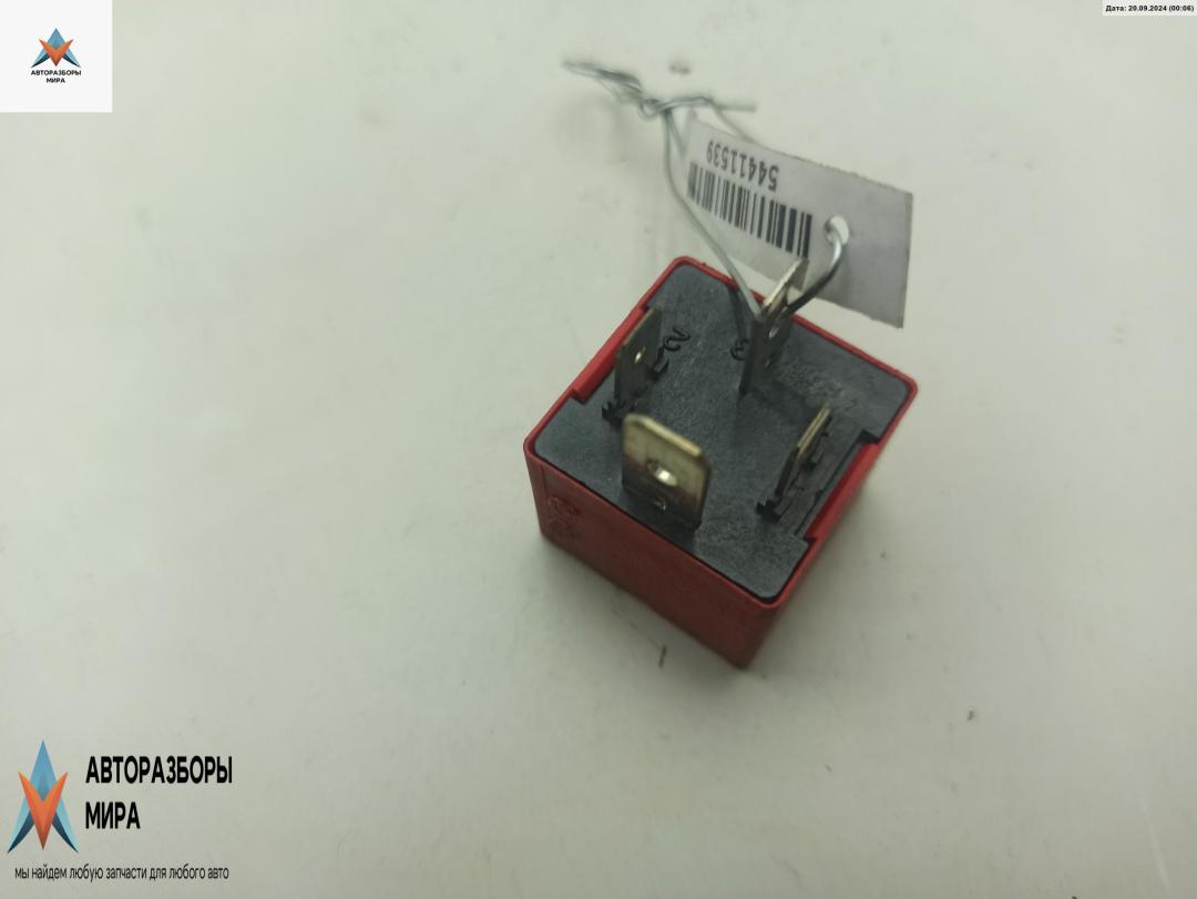 реле (прочие) Renault Laguna 2 поколение 2003, 1.8 л., бензин, МКПП, серый, универсал, 7700844682 - фото №1