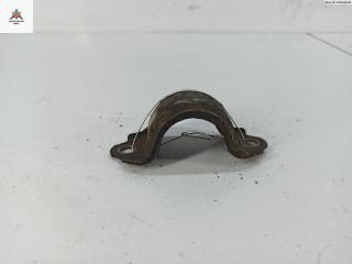 крепление стабилизатора / втулки стабилизатора Audi A4 B5 1996, 1.6 л., бензин, МКПП, синий, седан, 4D0411336D