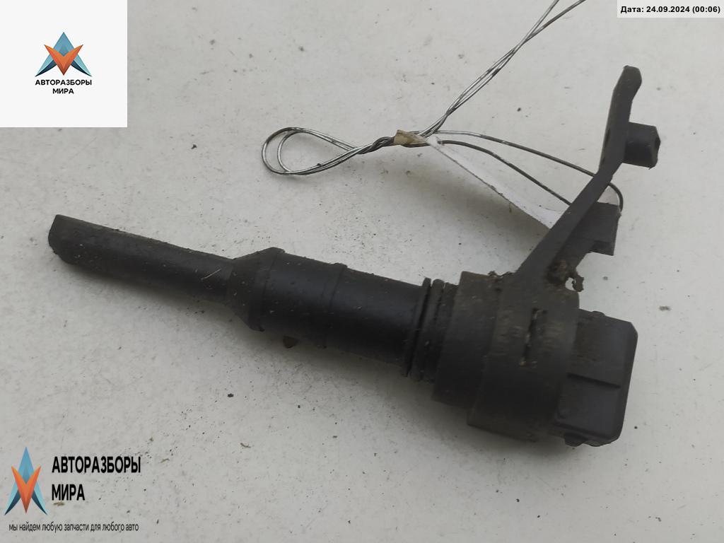 датчик скорости Volkswagen Passat B5 1998, 1.6 л., бензин, МКПП, синий, универсал - фото №1