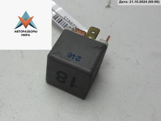 реле (прочие) Volkswagen Passat B4 1996, 1.8 л., бензин, МКПП, зелёный, универсал, N18