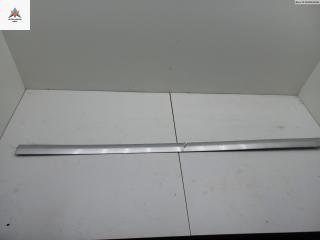 молдинг двери передней левой Opel Signum C 2003, 3.0 л., дизель, МКПП, серый, хетчбэк 5 дв., 13101648