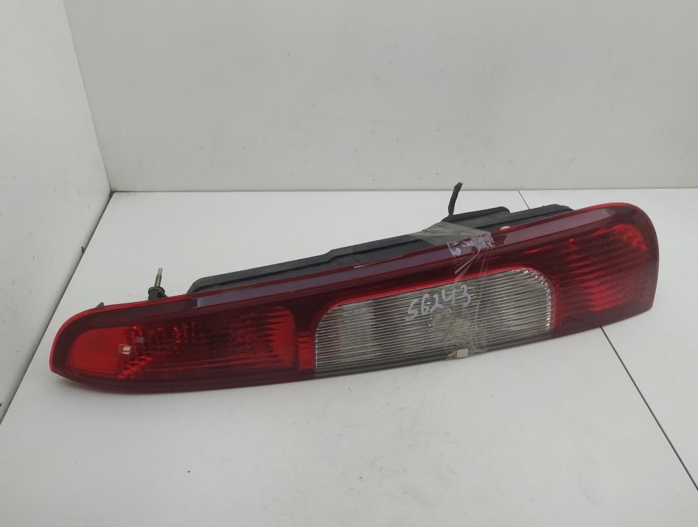 фонарь задний правый Ford C-Max 1 поколение 2004, 1.6 л., дизель, МКПП, чёрный, минивэн - фото №1
