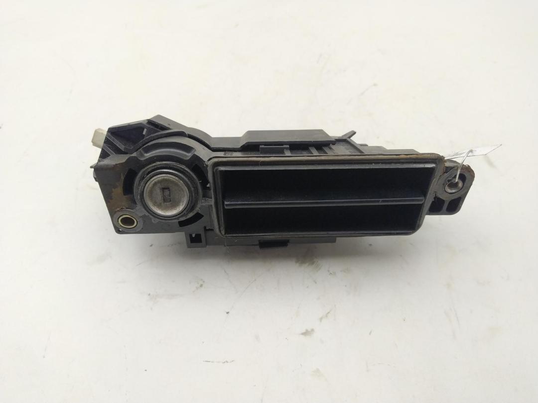 ручка крышки багажника Mercedes-Benz C W203 2001, серый, седан, 2037500093