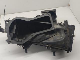 корпус воздушного фильтра Audi 80 8A/B3 1989, 1.8 л., бензин, МКПП, красный, седан, 035133843