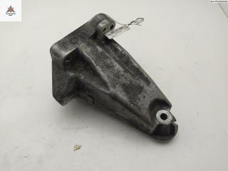 кронштейн двигателя Mercedes-Benz C-Класс W204/S204 2007, 1.8 л., бензин, МКПП, чёрный, седан, 2712231904