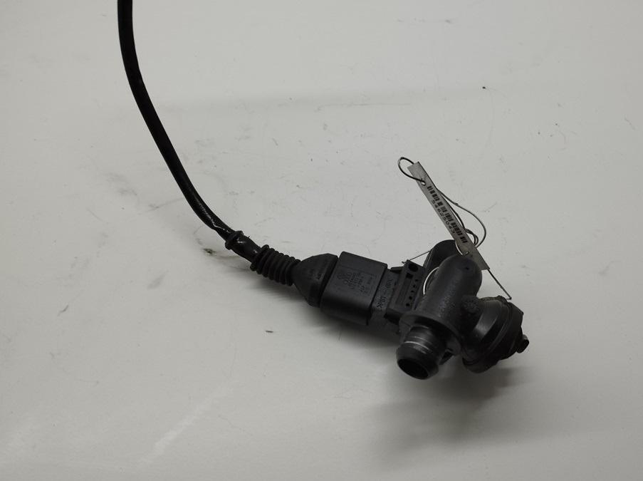 датчик (прочие) Audi A6 C5 2003, 2.4 л., бензин, АКПП, серый, универсал, 8E0611933R