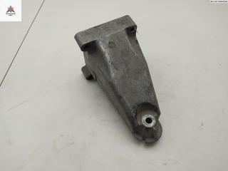 кронштейн двигателя Mercedes-Benz C-Класс W204/S204 2007, 1.8 л., бензин, МКПП, чёрный, седан, 2712231804