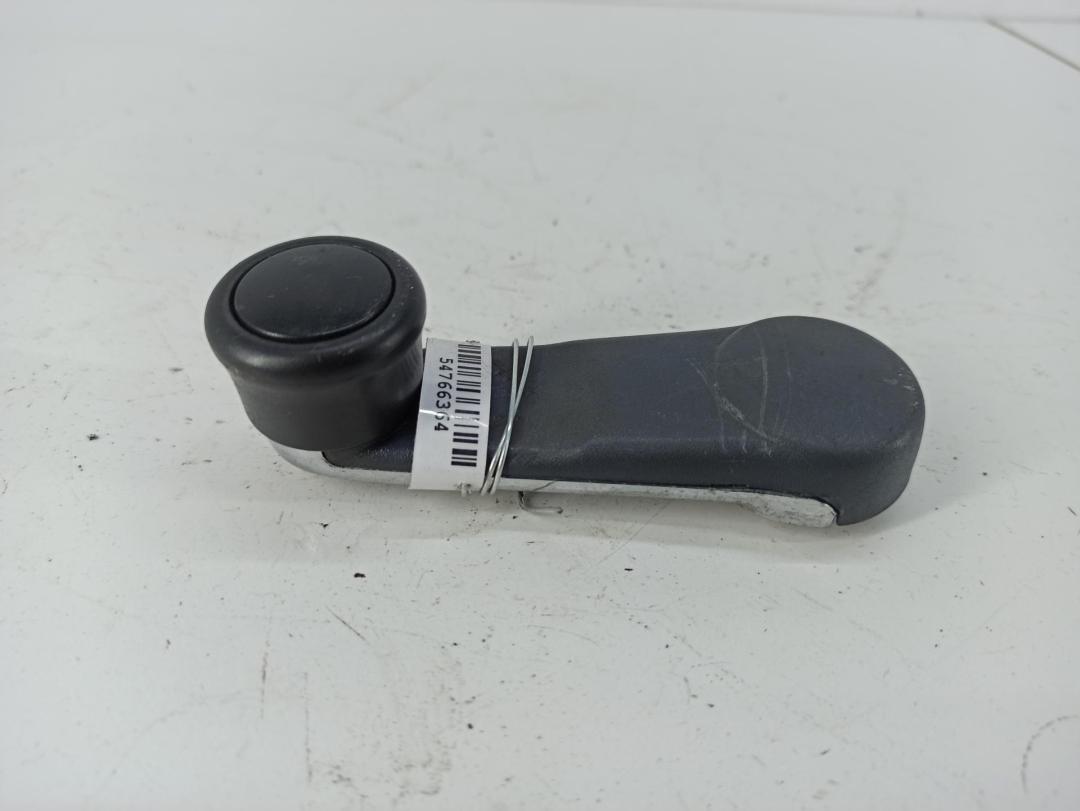 ручка стеклоподъемника Audi 80 B3 1990, 2.0 л., бензин, МКПП, серый, седан, 443837581