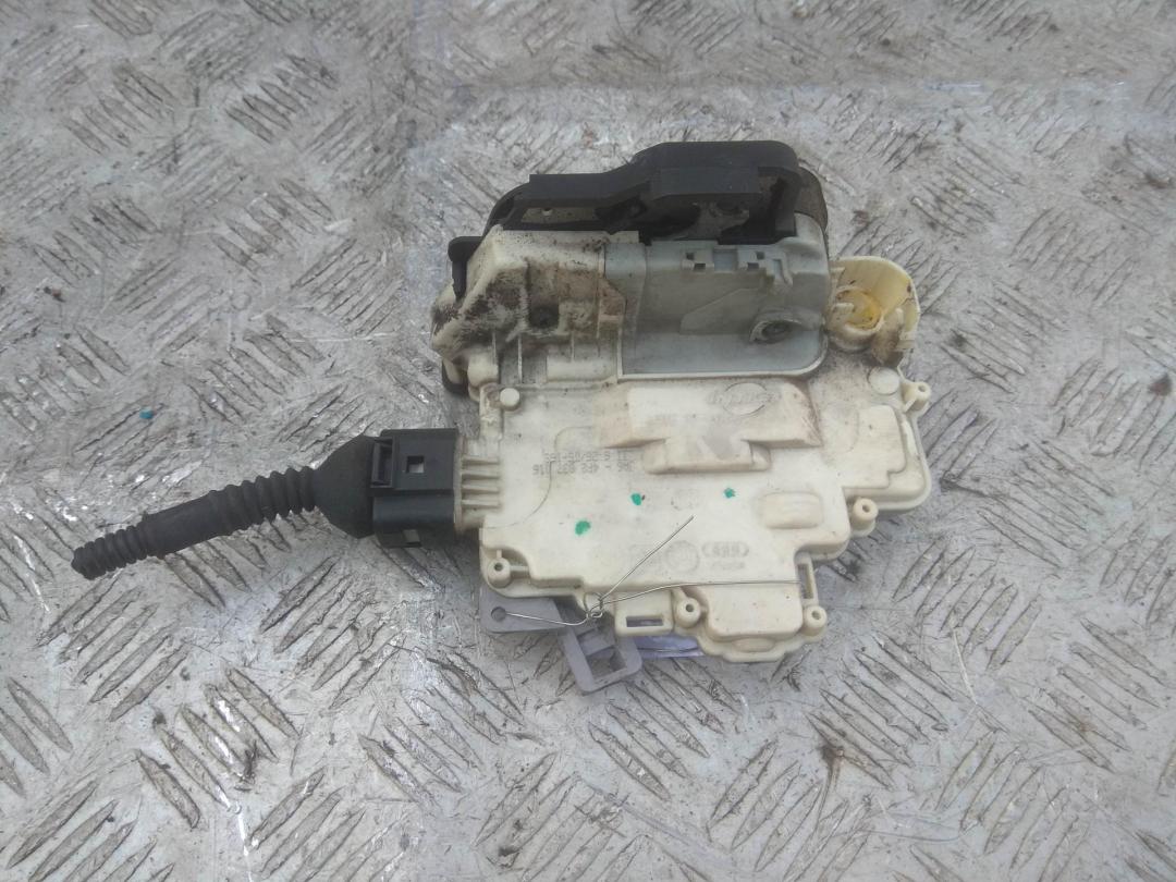 замок двери передней правой Audi A3 8P 2005, 2.0 л., дизель, МКПП, серый, хетчбэк 5 дв., 4F2837016