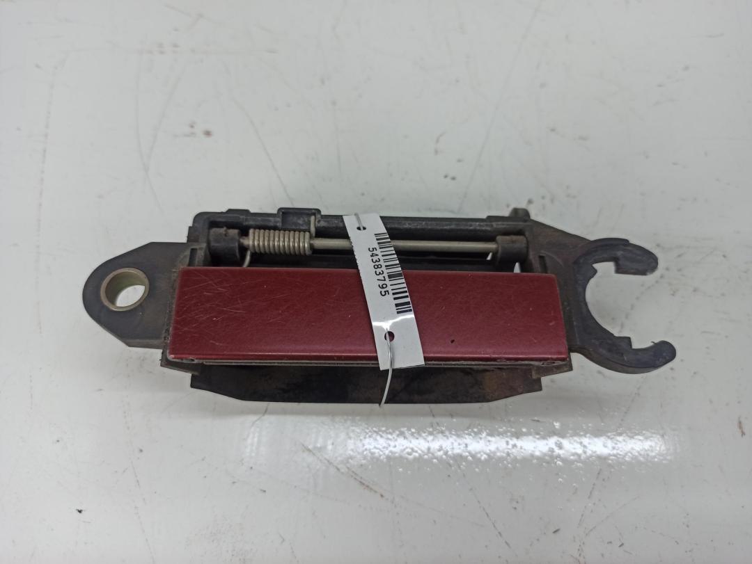 ручка наружная передняя левая Audi A4 B5 1997, 1.8 л., бензин, МКПП, красный, универсал, 4A087205 - фото №1