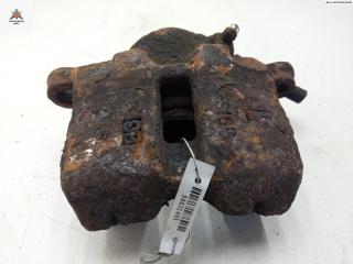 суппорт передний левый Mitsubishi Colt 5 поколение (CJO) 1996, 1.3 л., бензин, МКПП, красный, хетчбэк 3 дв.