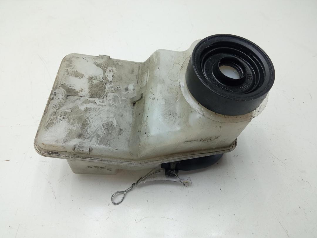 бачок тормозной жидкости Toyota Celica T230 2000, 1.8 л., бензин, МКПП, красный, купе