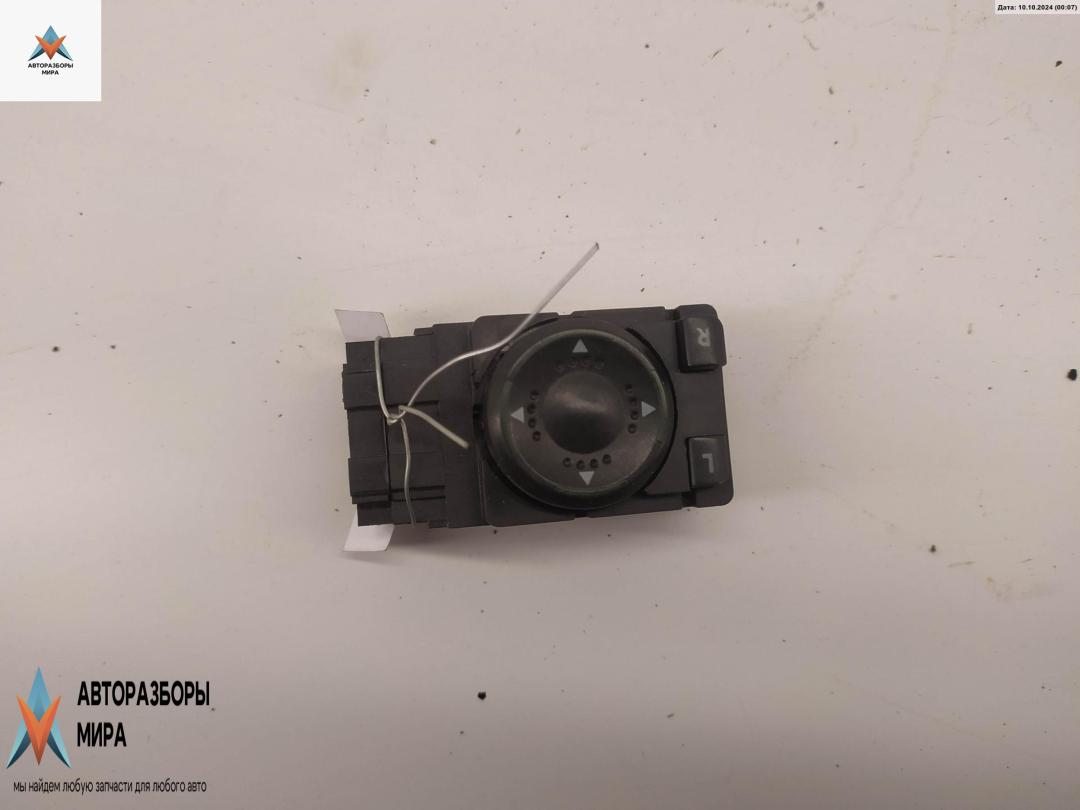 джойстик регулировки зеркал Volkswagen Passat B5 1997, 1.8 л., бензин, МКПП, зелёный, седан, 3B1959565 - фото №1