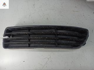 заглушка (решетка) в бампер Audi A4 B5 1995, 1.6 л., бензин, МКПП, синий, седан, 8D0807346