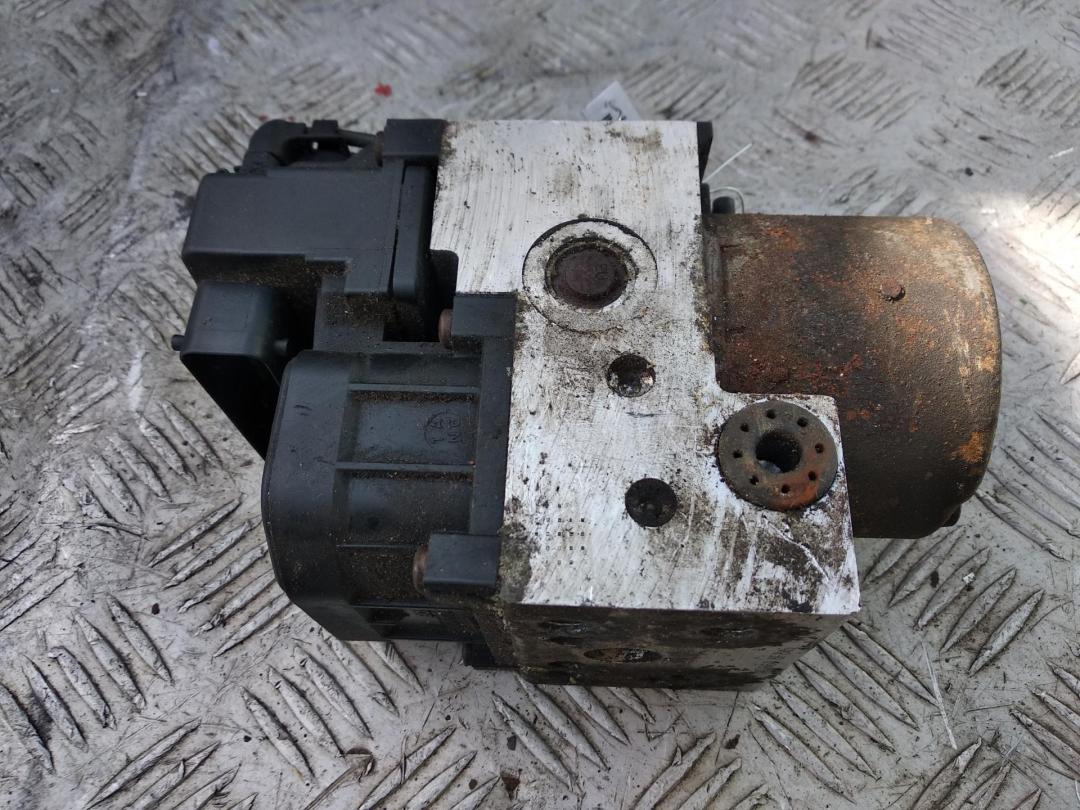 блок ABS Nissan Primera P11 1998, 1.6 л., бензин, МКПП, синий, седан, 476608F815