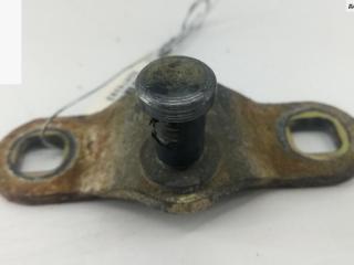 кронштейн (крепление) Ford Mondeo 2 поколение 1999, 1.8 л., бензин, МКПП, зелёный, универсал