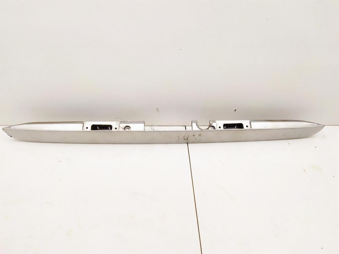 накладка подсветки номера Mercedes-Benz E W210 2001, 2.7 л., дизель, АКПП, серый, универсал, A2028200456, 2107400040