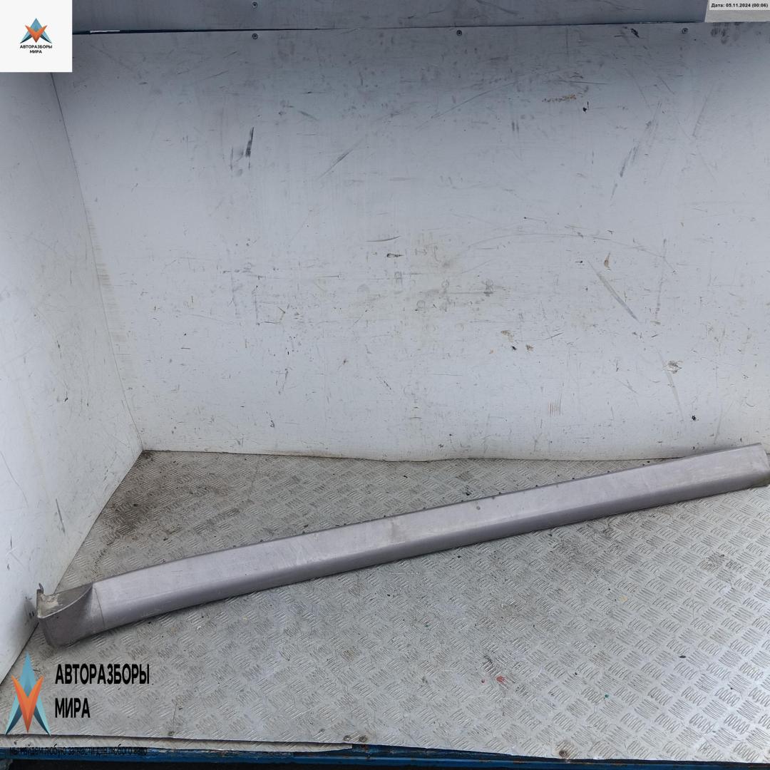 Накладка на порог наружная правая Ford Explorer 2 поколение 1996, красный, внедорожник 5 дв. - фото №1