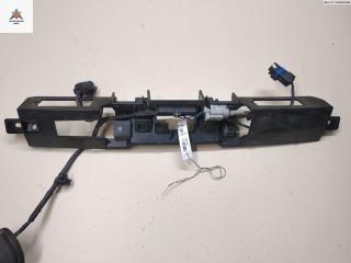 накладка подсветки номера Nissan Note E11 2006, 1.4 л., бензин, МКПП, серый, хетчбэк 5 дв., 908689U01