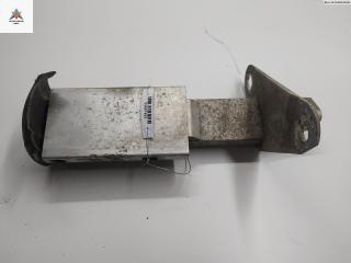 клык бампера задний левый Audi A4 B5 [рестайлинг] 2000, 2.4 л., бензин, МКПП, чёрный, универсал, 8D0807331C