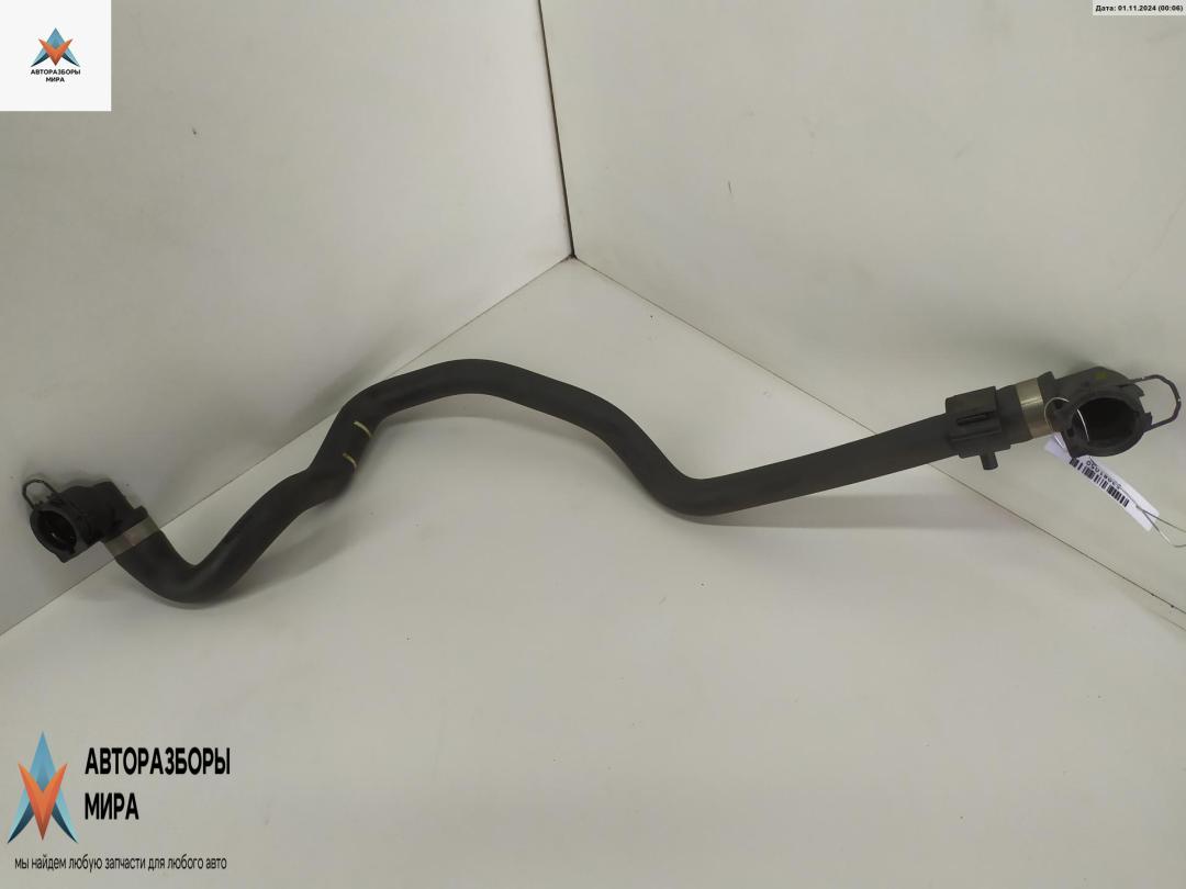 патрубок (трубопровод, шланг) BMW 2 серия F22/F23 2016, 1.5 л., бензин, МКПП, чёрный, купе, 17127647372 - фото №1