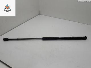 амортизатор крышки багажника (3-5 двери) Volkswagen Golf 3 поколение 1996, 1.8 л., бензин, МКПП, красный, хетчбэк 5 дв., 1H6827550A