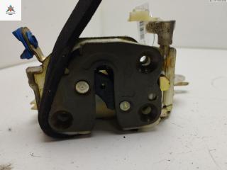 замок двери передней правой Nissan Primera P10 1993, 2.0 л., бензин, МКПП, серый, седан