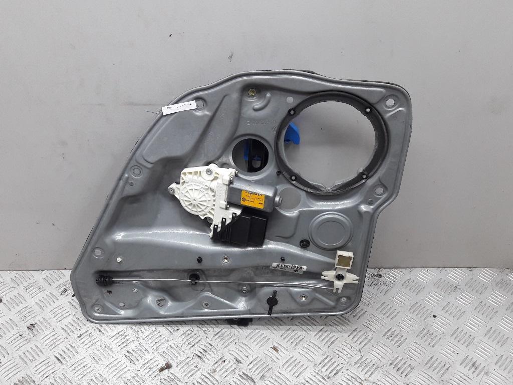стеклоподъемник электрический задний правый Volkswagen Bora 2001, 1.6 л., бензин, МКПП, красный, универсал