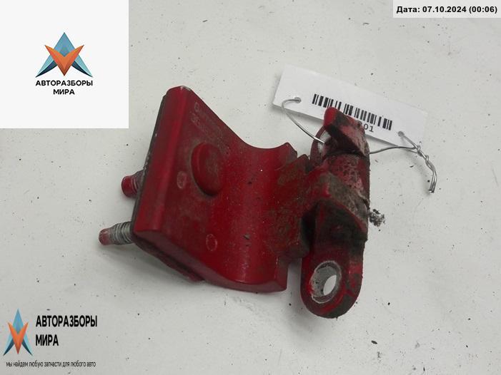 петля крышки багажника Volkswagen Passat B5 1998, красный, универсал - фото №1