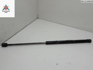 амортизатор крышки багажника (3-5 двери) Volkswagen Golf 3 поколение 1997, 1.6 л., бензин, МКПП, синий, хетчбэк 5 дв., 1H6827550A