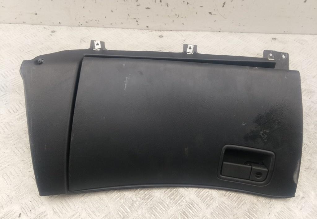 бардачок Hyundai Sonata 1993, 3.0 л., бензин, АКПП, красный, седан