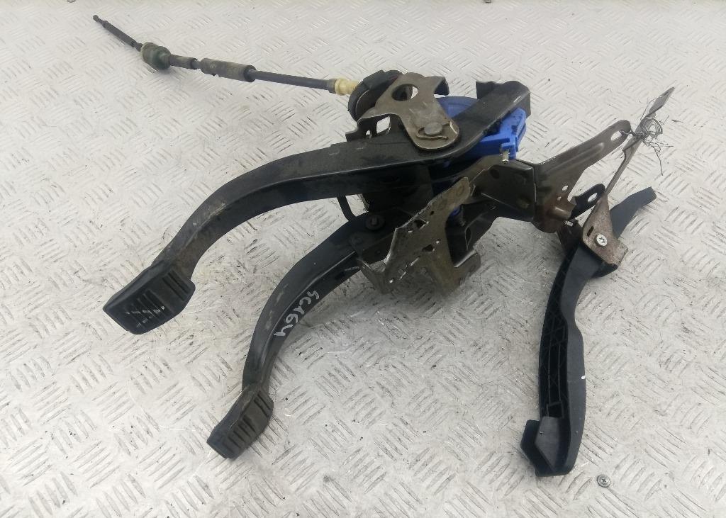 узел педальный (блок педалей) Ford Mondeo 1 поколение 1994, 1.6 л., i, бензин, МКПП, серый, хетчбэк 5 дв., 93BB7520AD - фото №1