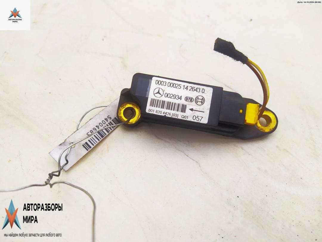 датчик AirBag Mercedes-Benz C-Класс W203/S203/CL203 2000, 2.0 л., бензин, МКПП, чёрный, седан, 0018204426 - фото №1
