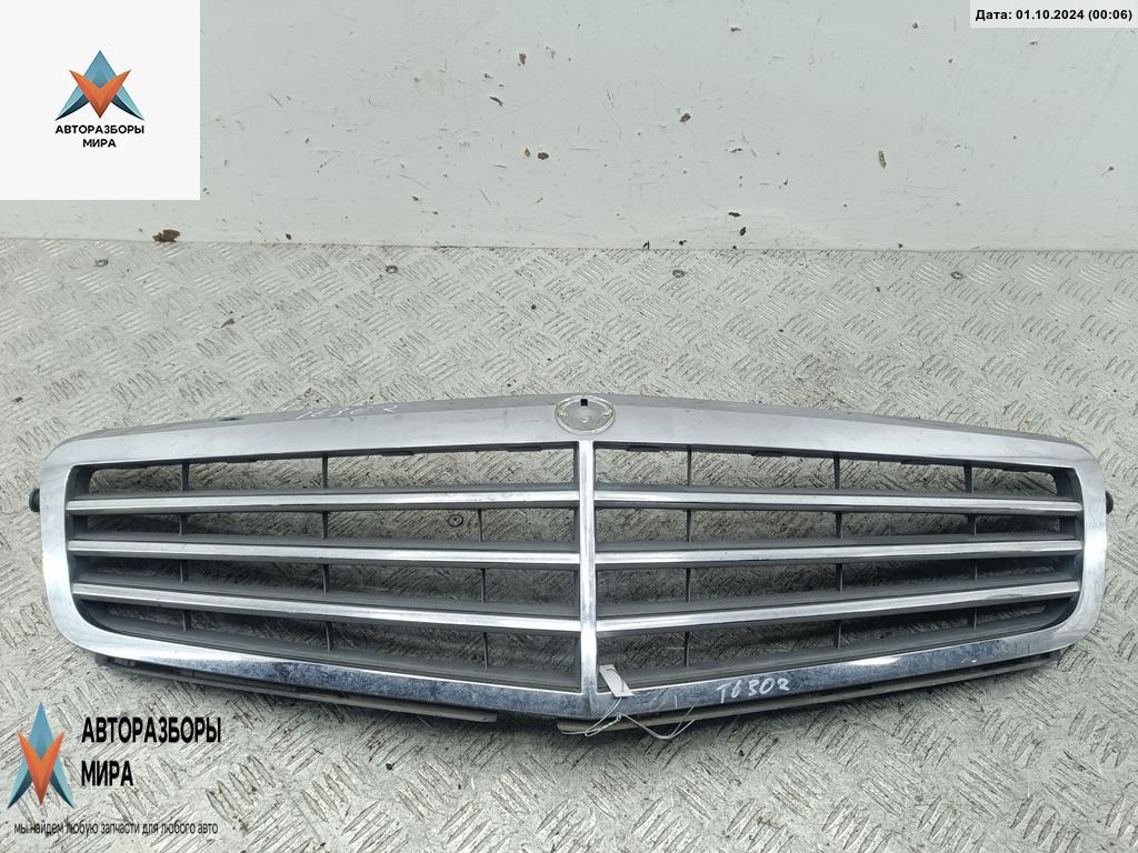 решетка радиатора Mercedes-Benz C-Класс W204/S204 2007, чёрный, универсал - фото №1