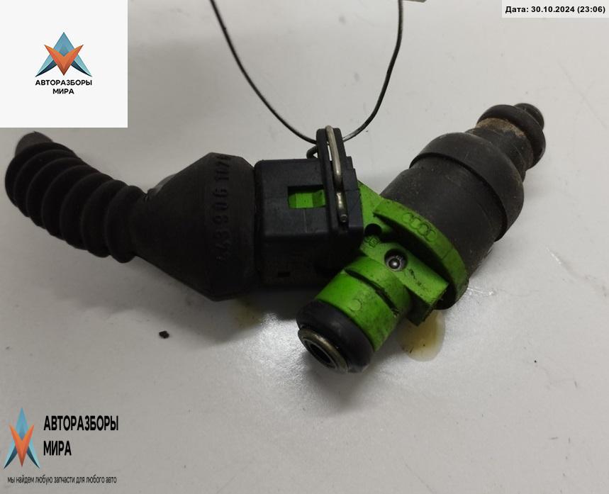 форсунка Audi A6 4B/C5 1998, 2.4 л., бензин, МКПП, синий, универсал, 078133551BB - фото №1