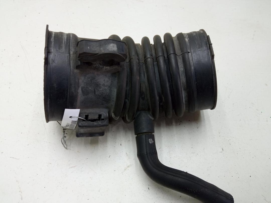 гофра инжектора Mazda 6 GG/GY 2003, 2.0 л., бензин, МКПП, универсал, L81313221