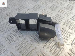 кнопка обогрева заднего стекла Mitsubishi Lancer 7 поколение 1995, 1.3 л., бензин, МКПП, серый, седан