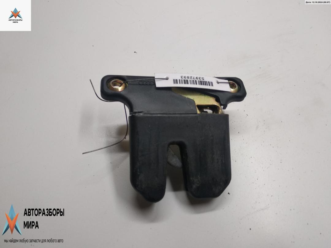 замок багажника Audi A4 B5 1995, седан - фото №1