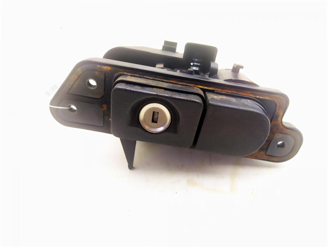 кнопка открытия багажника Mercedes-Benz S-Class W220 1999, 3.2 л., бензин, АКПП, синий, седан