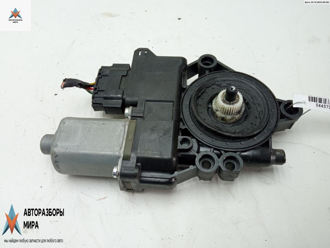 моторчик стеклоподъемника передний левый Hyundai Sonata YF 2010, 2.0 л., МКПП, седан - фото №1