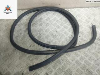 уплотнитель двери Volkswagen Polo 3 поколение 1999, 1.4 л., бензин, МКПП, зелёный, универсал