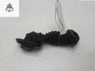 Уплотнитель крышки (двери) багажника Volkswagen Golf 3 поколение 1996, 1.8 л., бензин, МКПП, красный, хетчбэк 3 дв., 1H6971840