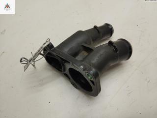 фланец (тройник) системы охлаждения Ford Focus 2 поколение 2005, 1.6 л., i, бензин, МКПП, синий, хетчбэк 5 дв.