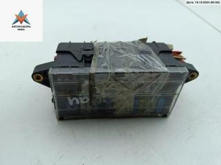 блок предохранителей Volkswagen Polo 3 поколение [рестайлинг] 2000, 1.4 л., бензин, МКПП, синий, хетчбэк 3 дв.