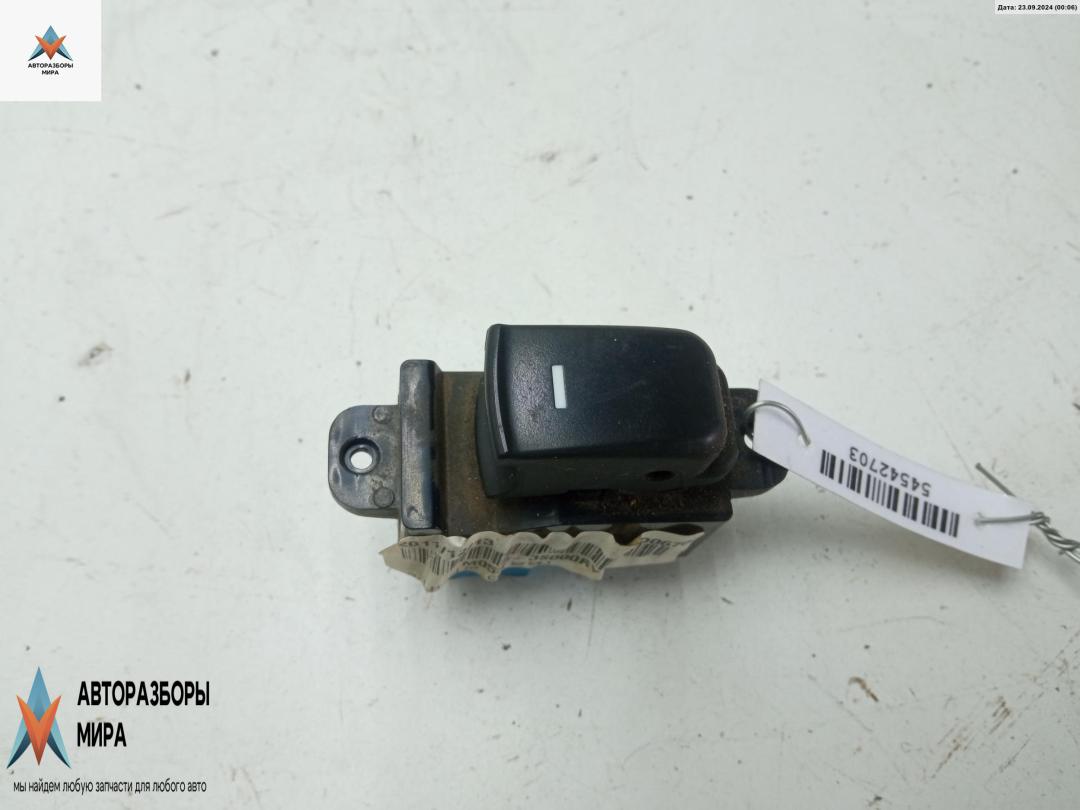 кнопка стеклоподъемника заднего левого Hyundai Sonata YF 2010, 2.0 л., бензин, МКПП, чёрный, седан, 202007550 - фото №1